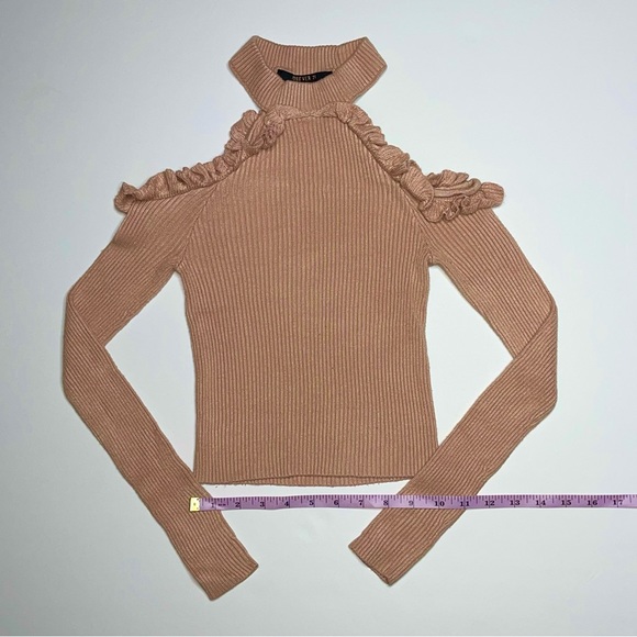 Forever 21 Cold Shoulder Long Sleeve Top - Picture 6 of 6